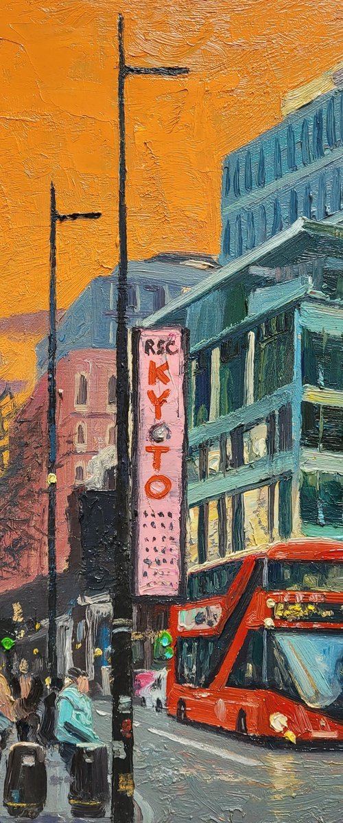 Tottenham Court Rd London by Roberto Ponte